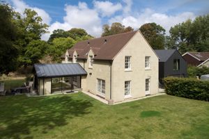 Side Aspect - click for photo gallery